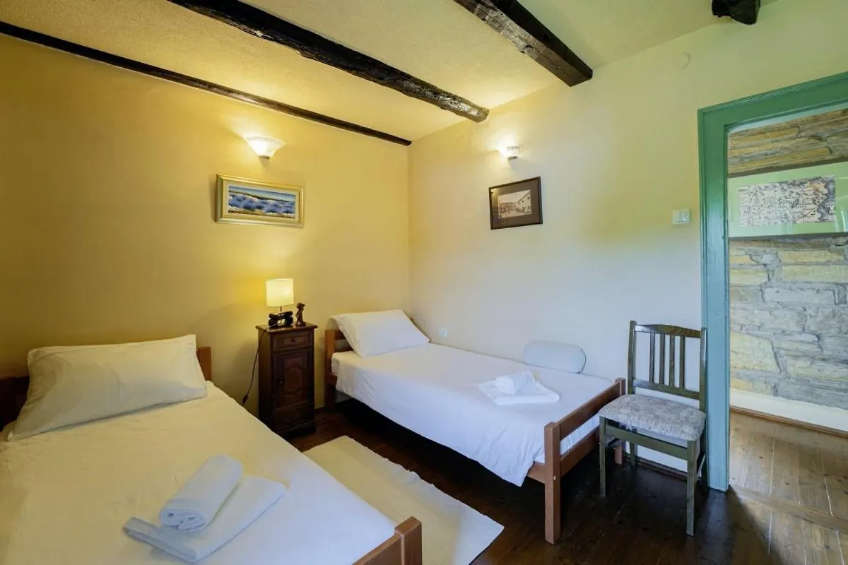 Villa Zatka In Zatka Cepic - Haus Fuer 6 Personen Kršan