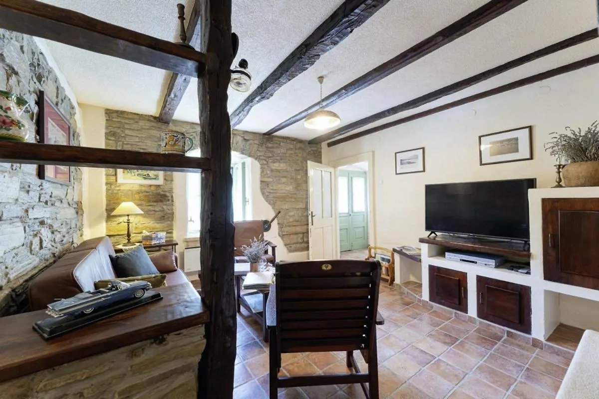 Villa Zatka In Zatka Cepic - Haus Fuer 6 Personen Kršan