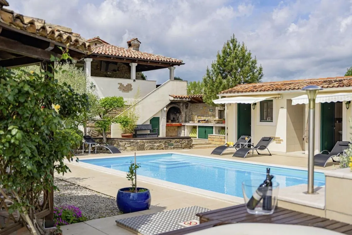 Villa Zatka In Zatka Cepic - Haus Fuer 6 Personen Kršan